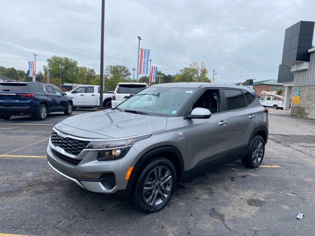 Certified 2023 Kia Seltos LX image 4