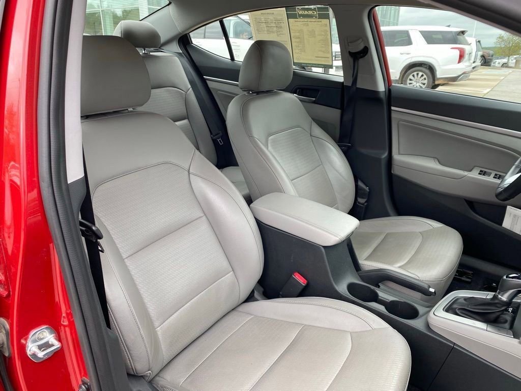Used 2020 Hyundai Elantra Limited image 30