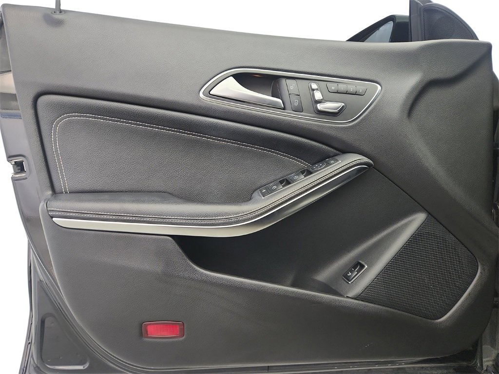 Used 2018 Mercedes-Benz CLA 250 4MATIC image 22