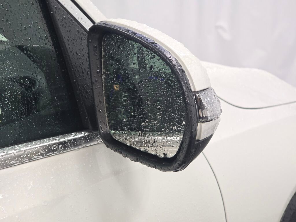 Used 2025 Mercedes-Benz GLB 250 4MATIC image 27