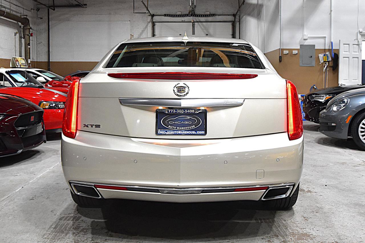 Used 2013 Cadillac XTS Luxury w/ Driver Awareness Package FWD image 5