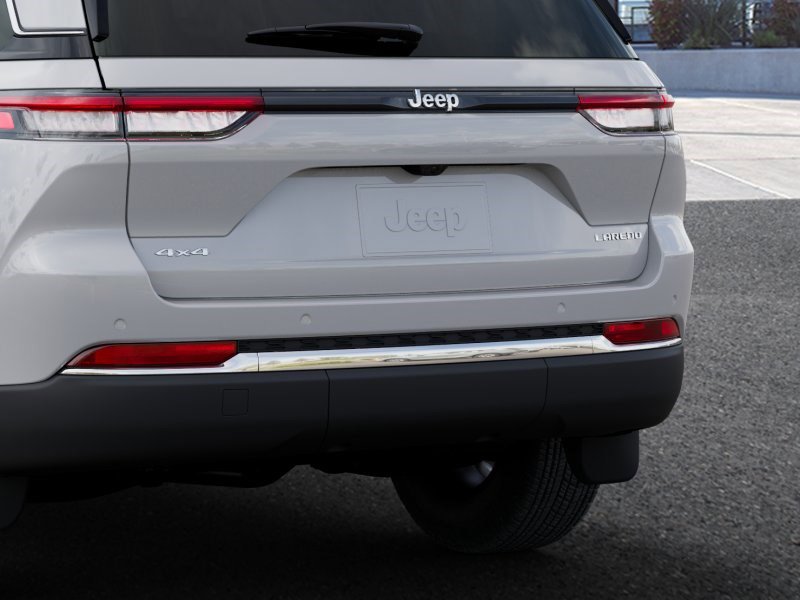 New 2025 Jeep Grand Cherokee Laredo X w/ Trailer Tow Package image 13