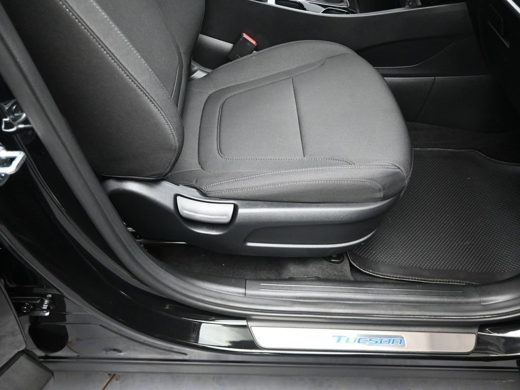 Used 2025 Hyundai Tucson SE AWD/4WD image 29