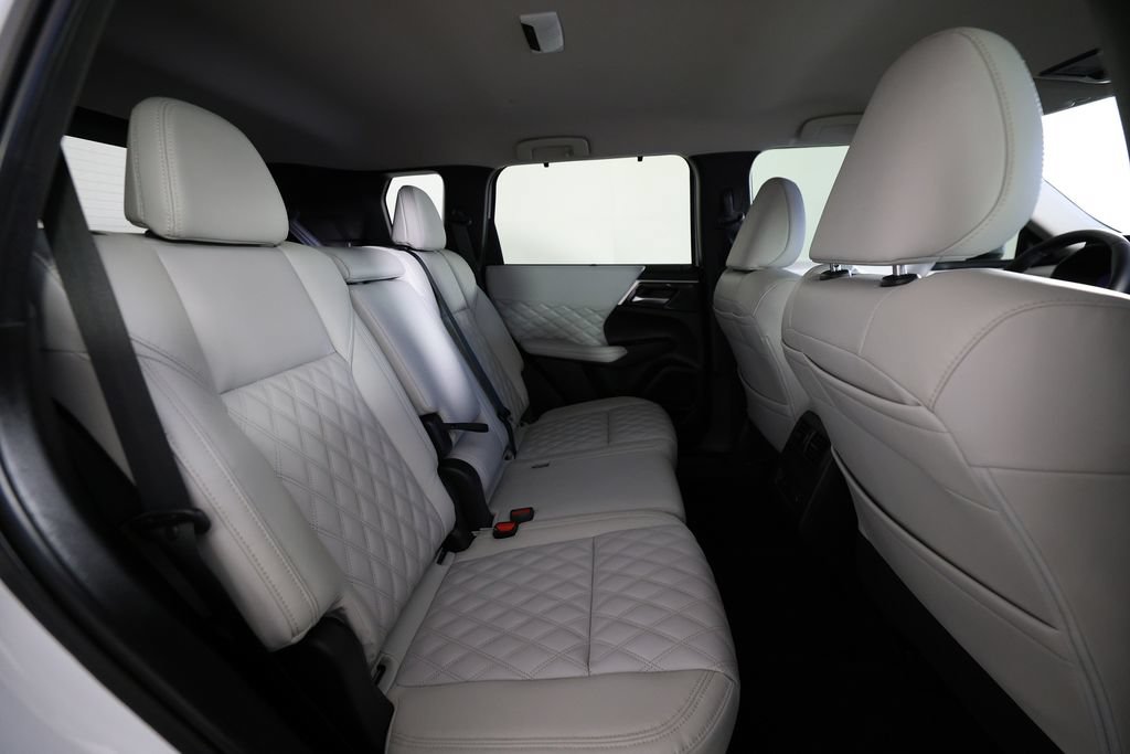 Used 2024 Mitsubishi Outlander SEL FWD image 11