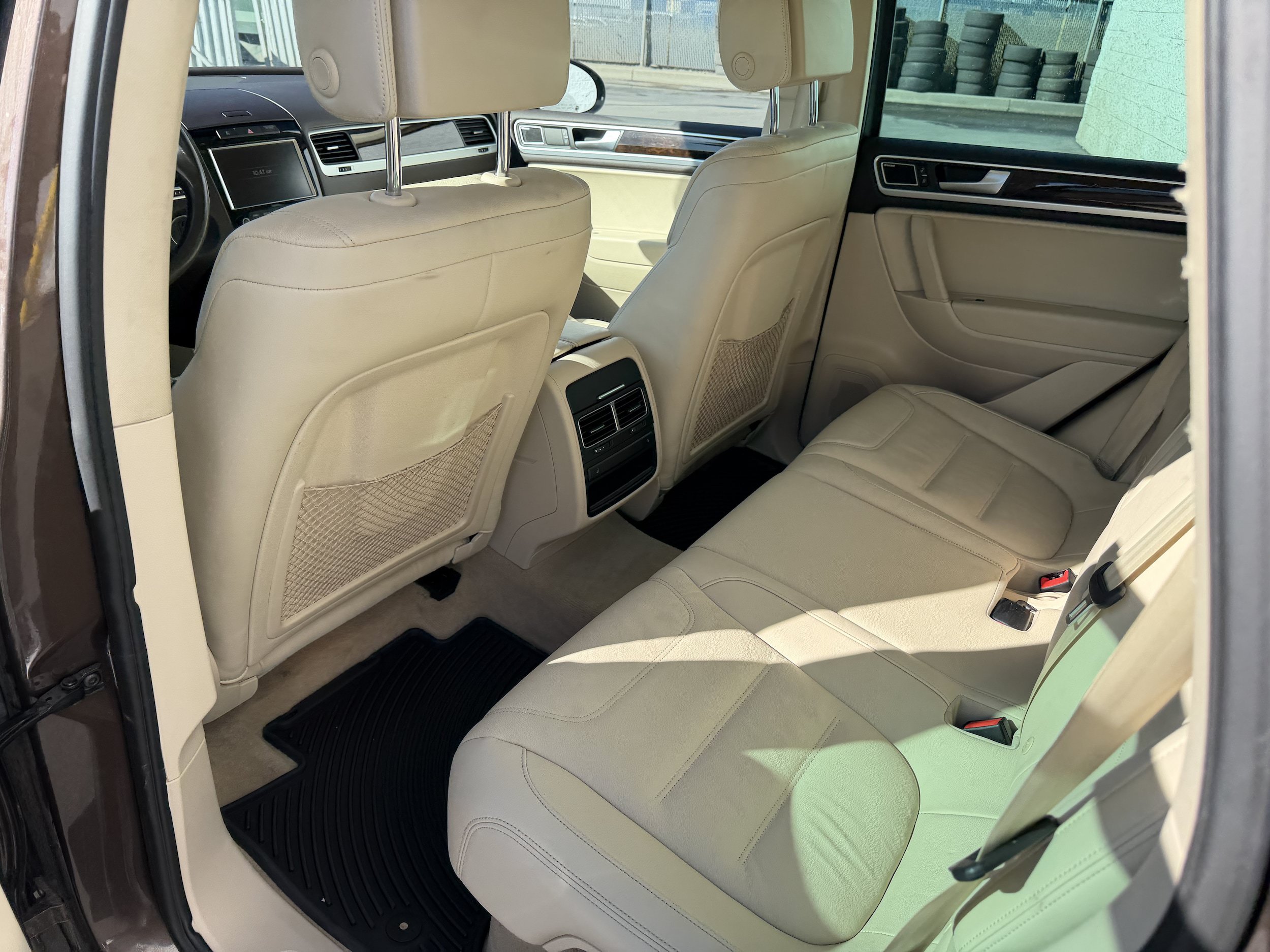 Used 2013 Volkswagen Touareg TDI AWD/4WD image 25