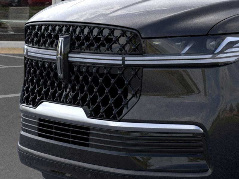 New 2026 Lincoln Navigator Reserve w/ Jet Appearance Package AWD/4WD image 17
