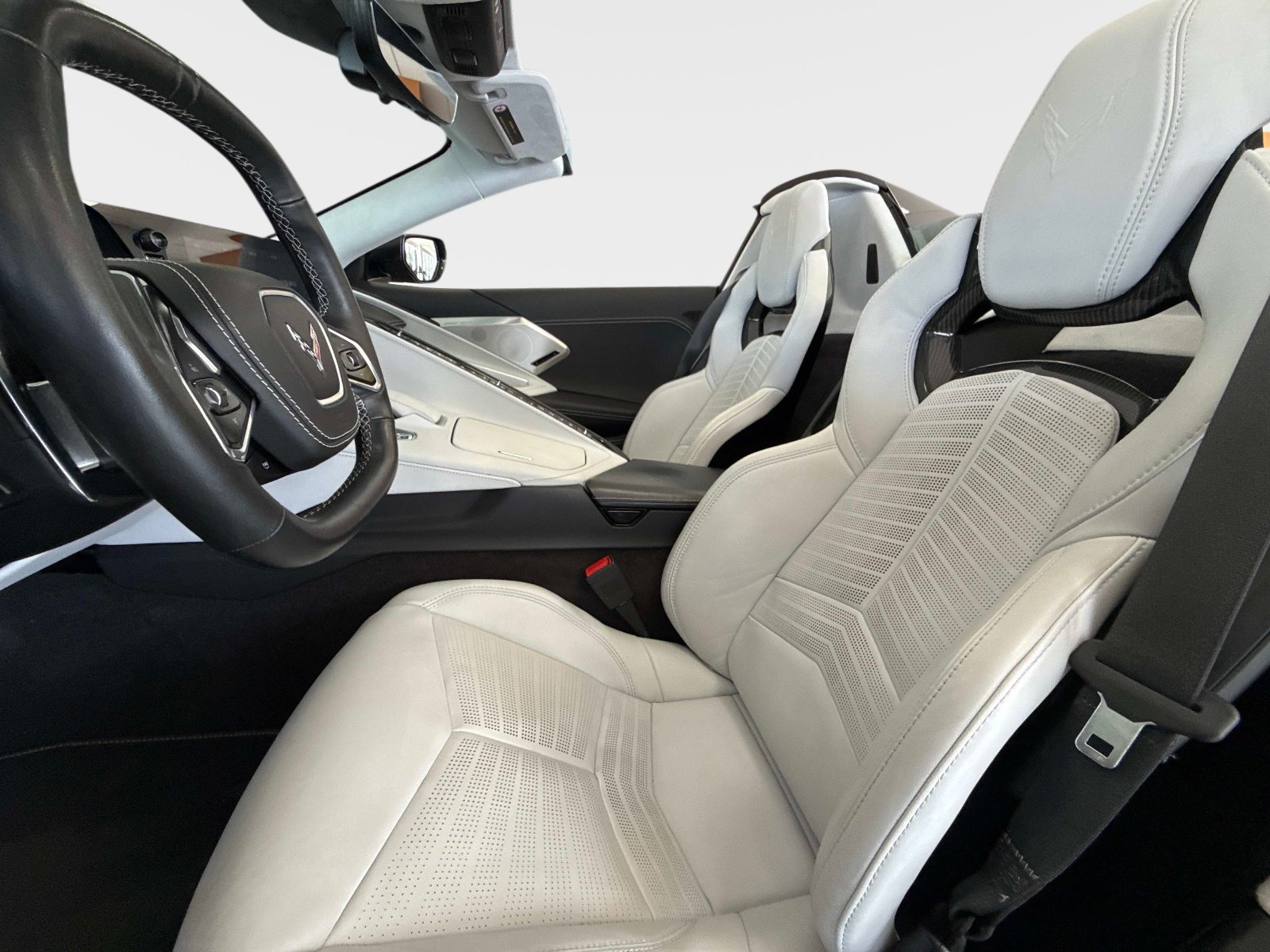Used 2023 Chevrolet Corvette Stingray Premium Conv w/ Z51 Performance Package RWD image 17