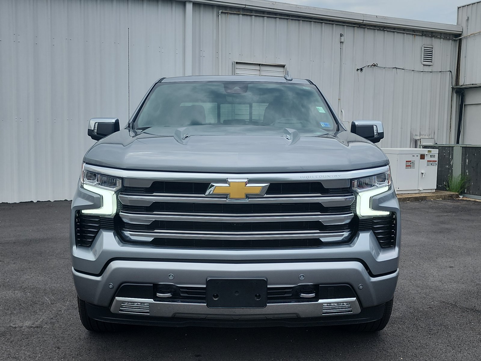 Used 2024 Chevrolet Silverado 1500 High Country w/ High Country Premium Package AWD/4WD image 8