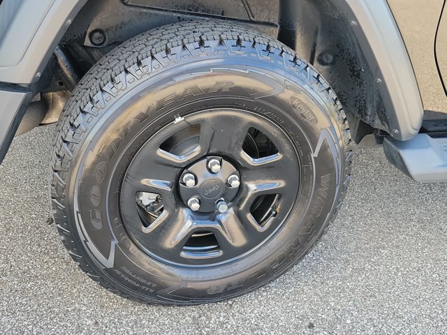Used 2019 Jeep Wrangler Sport AWD/4WD image 10