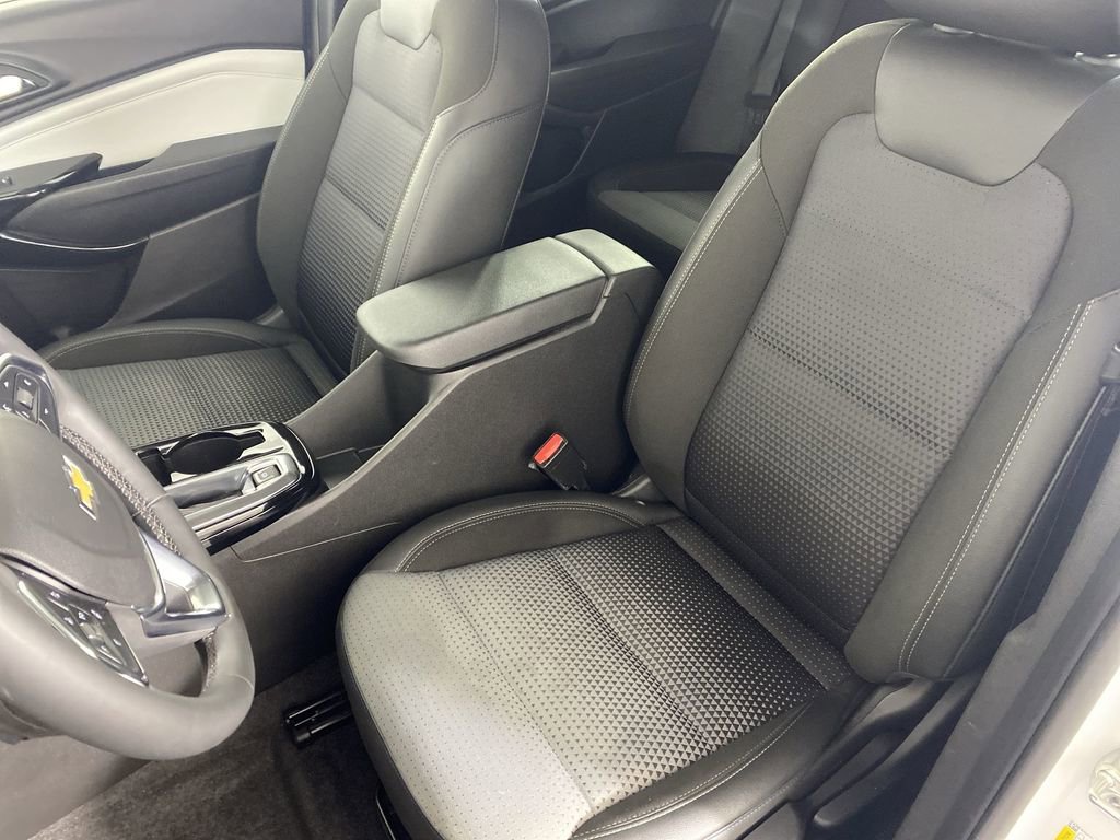 Certified 2025 Chevrolet Trax LT w/ Driver Confidence Package image 21