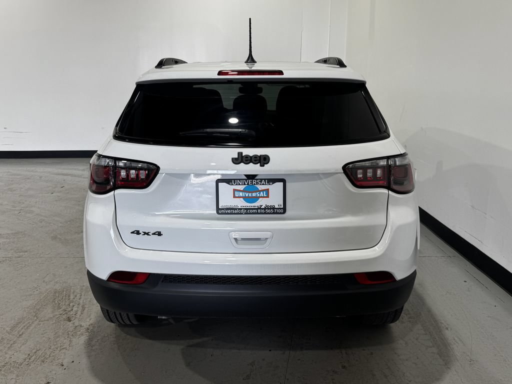 New 2026 Jeep Compass Latitude AWD/4WD image 24