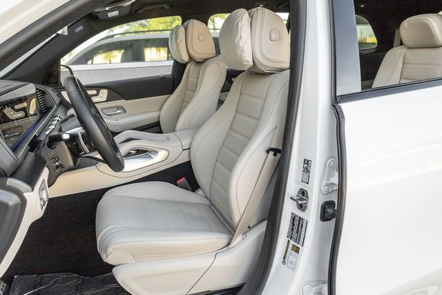 Used 2025 Mercedes-Benz GLS 580 4MATIC image 12