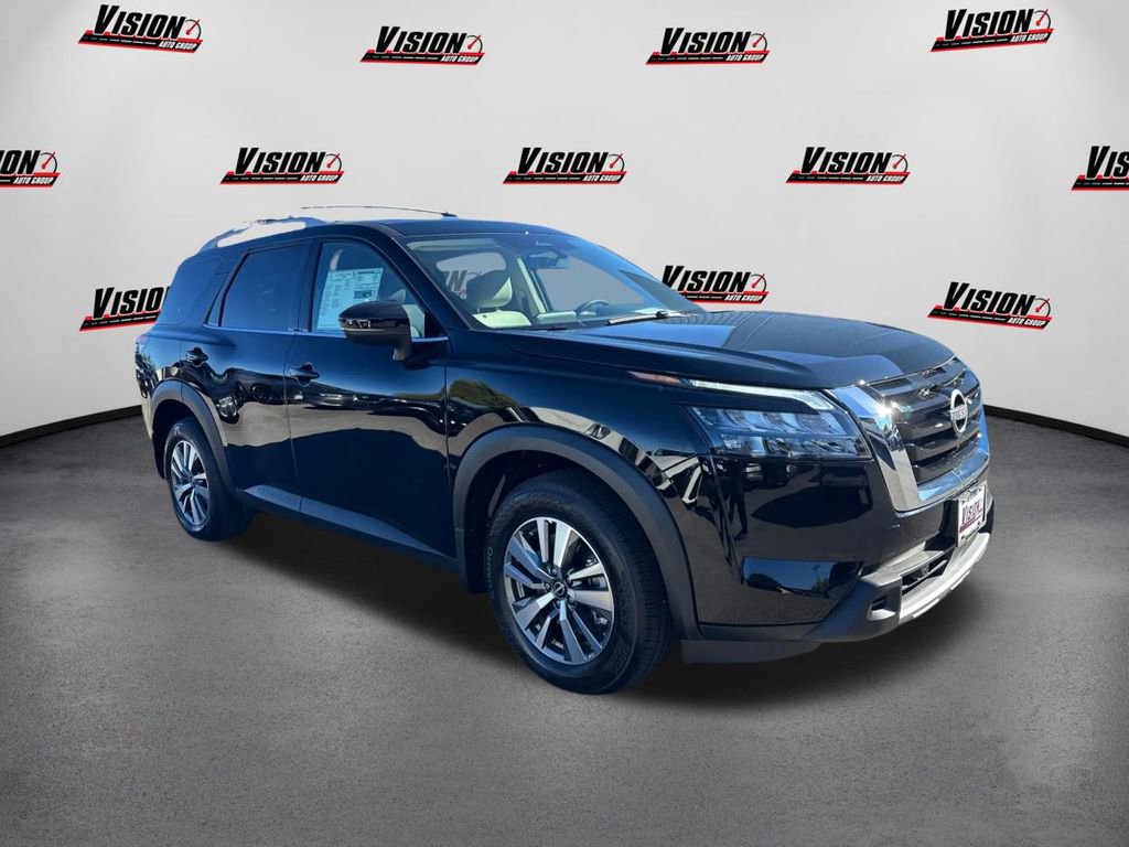 New 2025 Nissan Pathfinder SL image 3