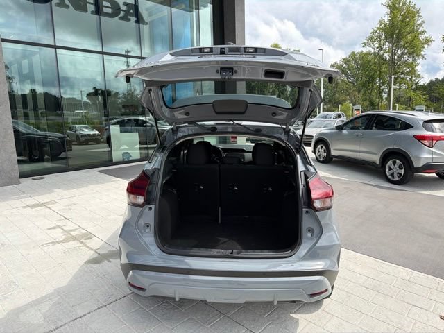 Used 2023 Nissan Kicks SR FWD image 6