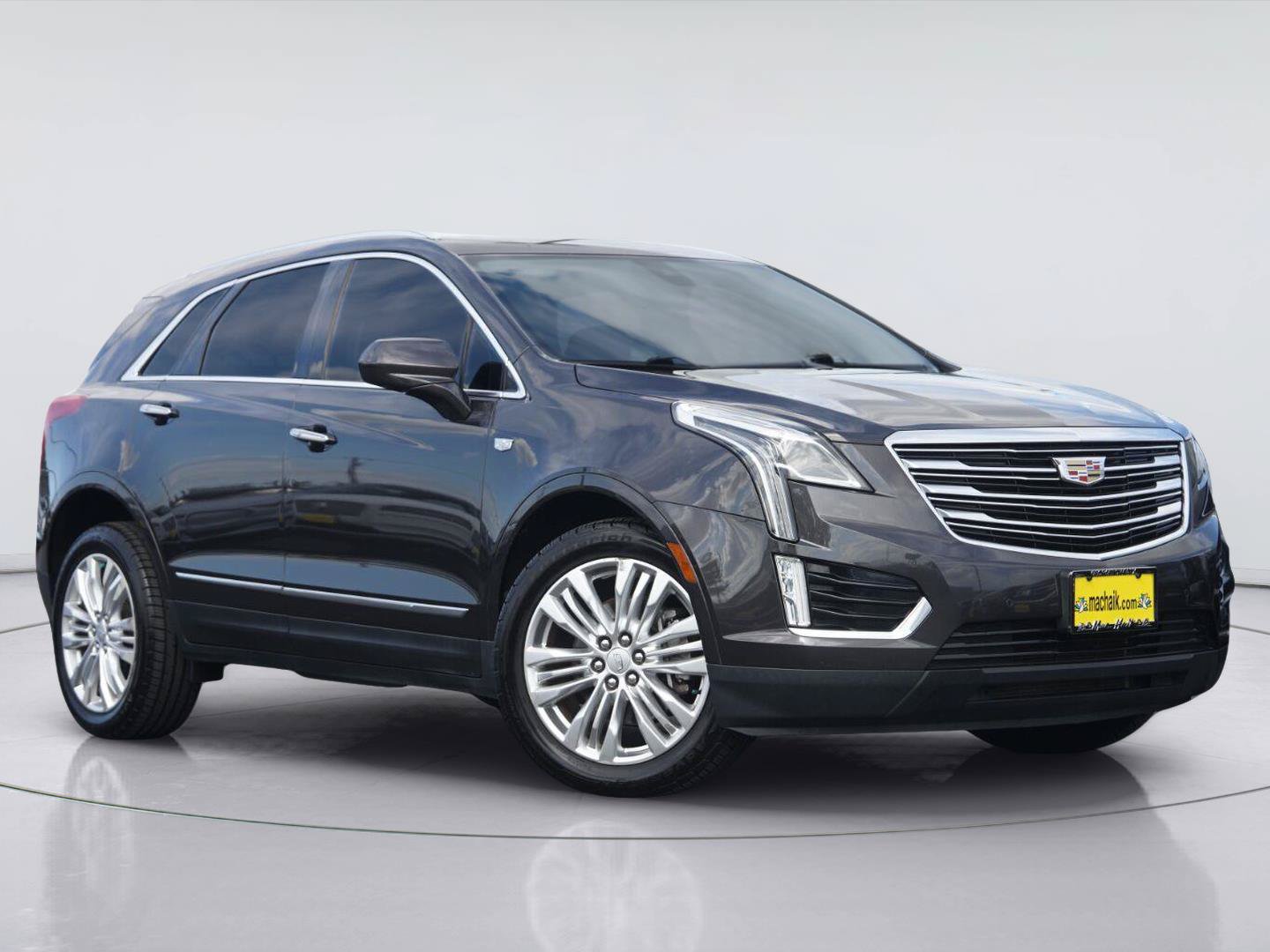 Used 2018 Cadillac XT5 Premium Luxury AWD/4WD image 2