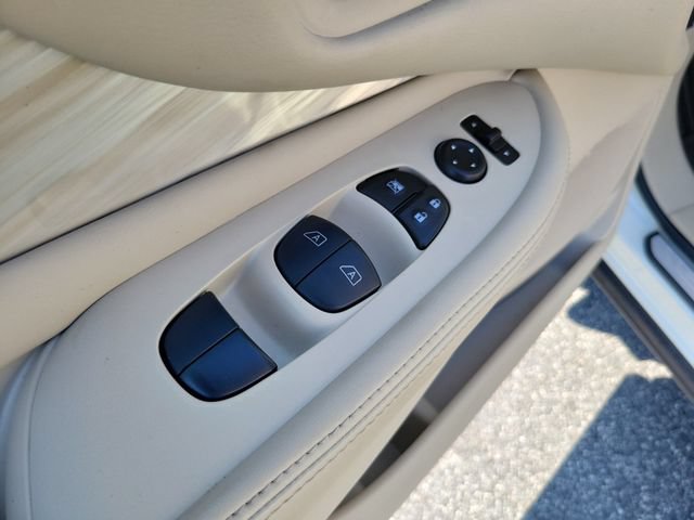 Used 2018 Nissan Murano SV FWD image 9