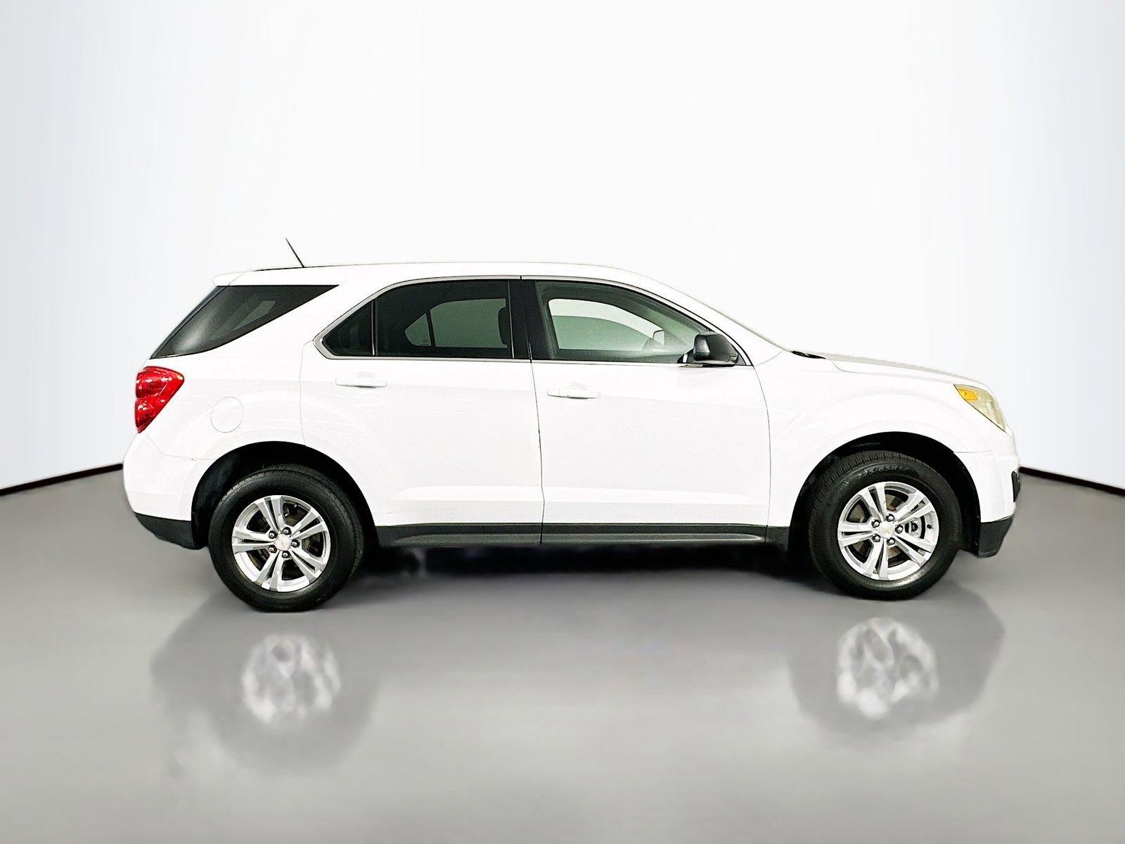 Used 2015 Chevrolet Equinox LS FWD image 9