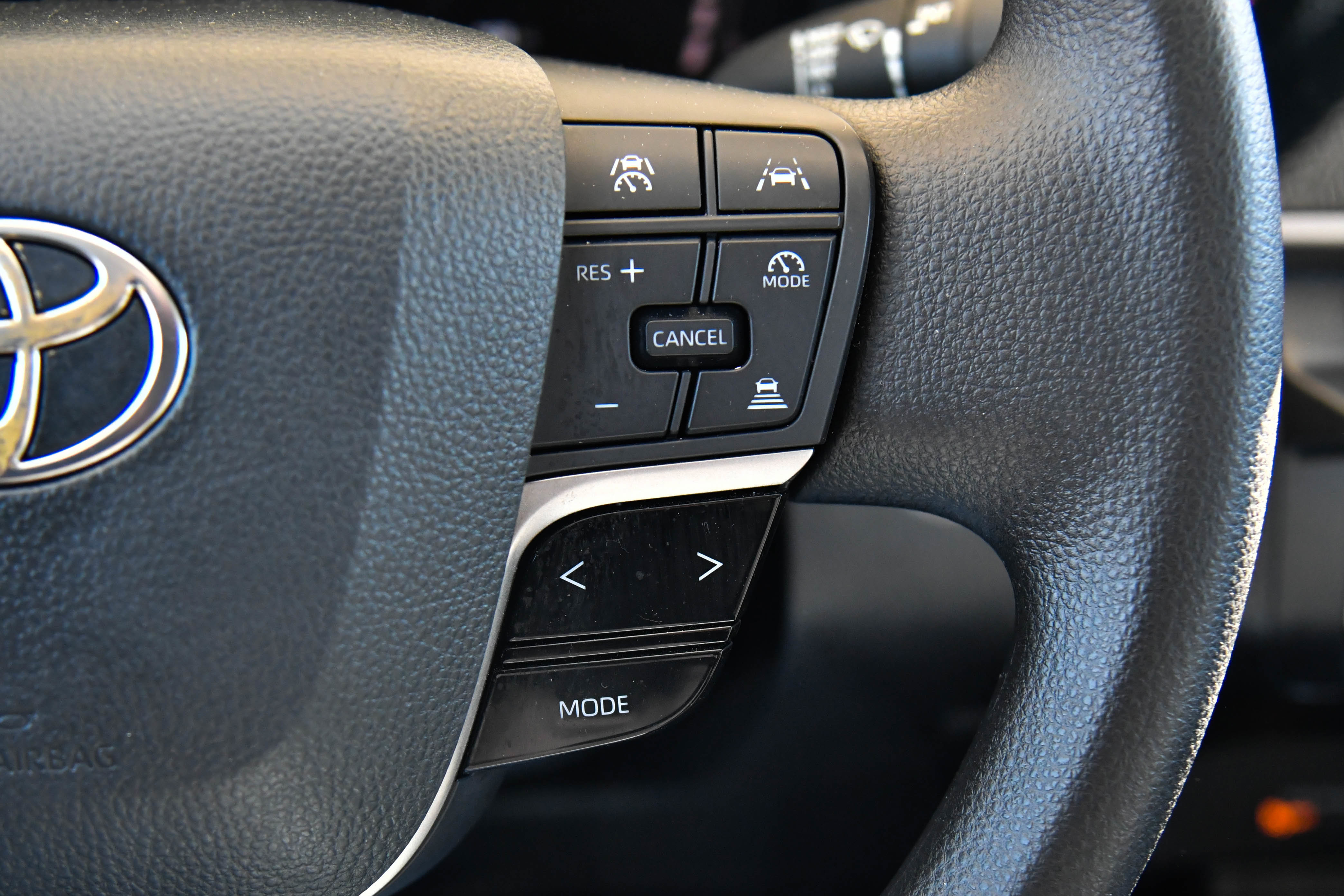 Used 2025 Toyota Camry LE image 31