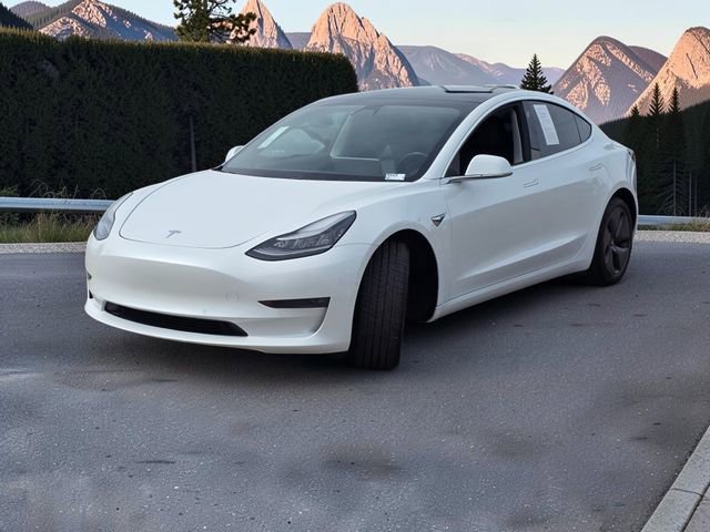 Used 2019 Tesla Model 3 Standard Range Plus image 4