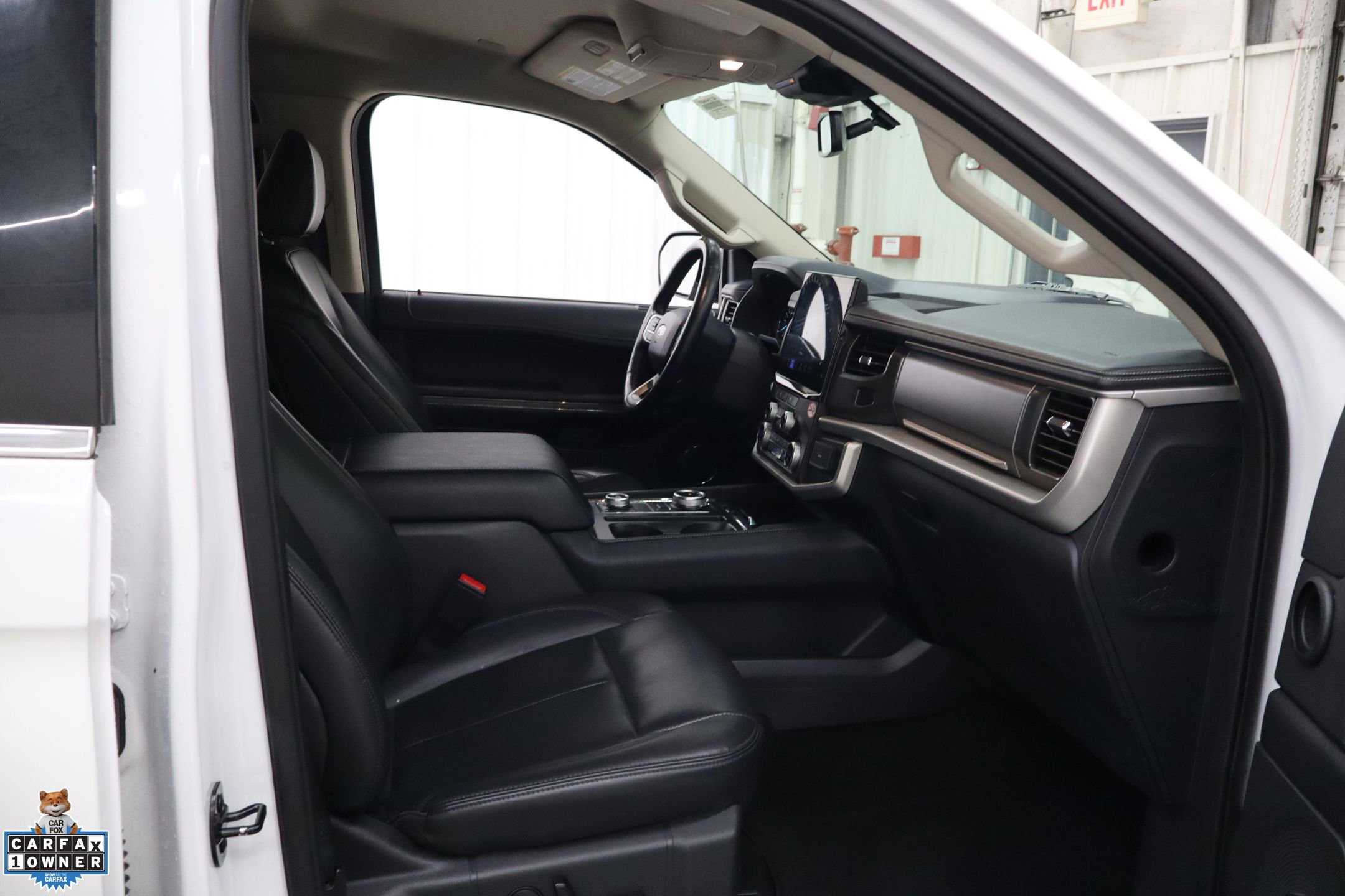 Used 2024 Ford Expedition XLT image 31