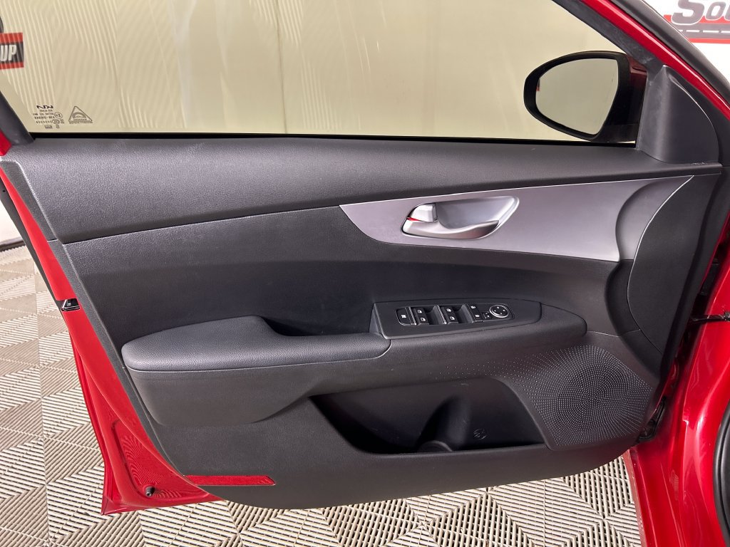 Used 2023 Kia Forte LXS FWD image 11