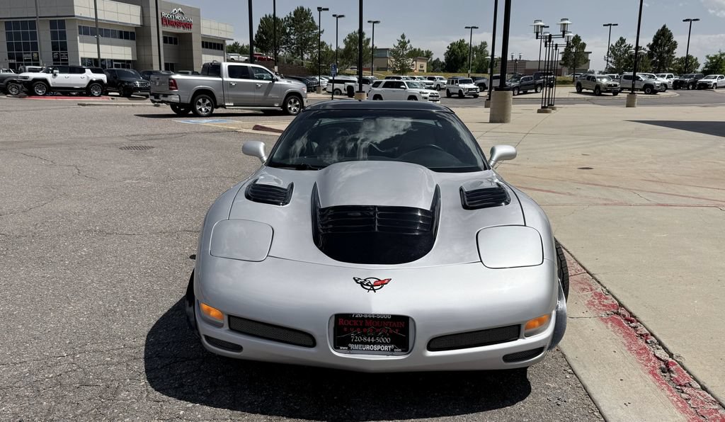 Used 1999 Chevrolet Corvette Coupe RWD image 3