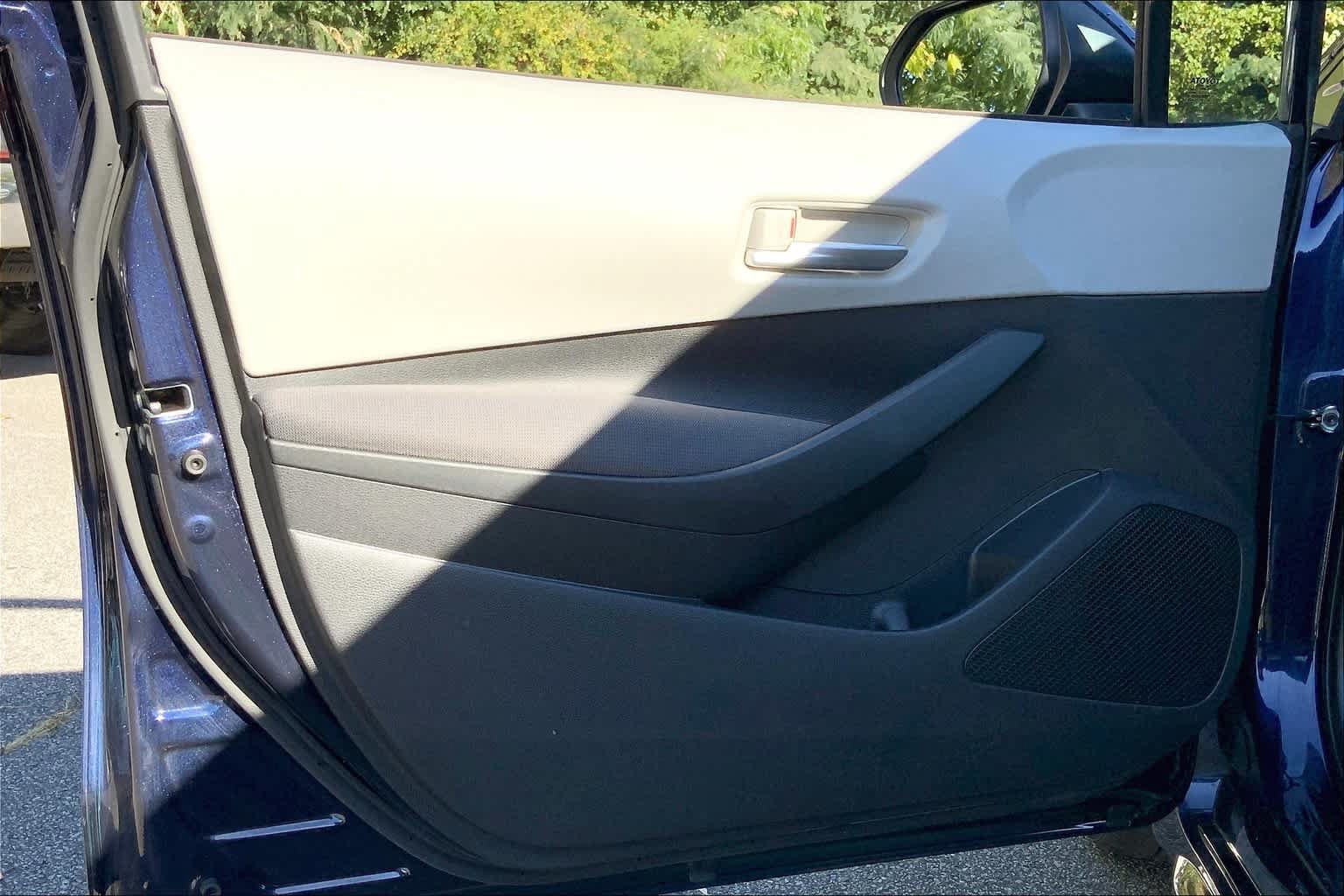 Used 2020 Toyota Corolla LE FWD image 21