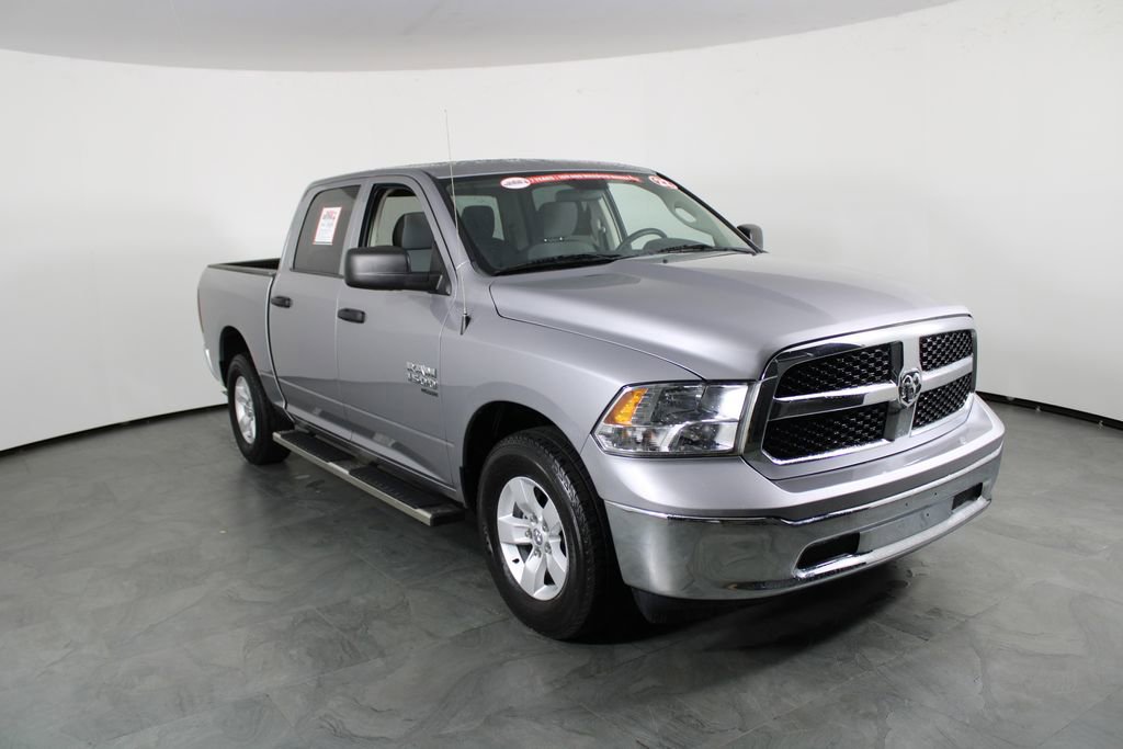 Used 2022 RAM 1500 Classic SLT image 4