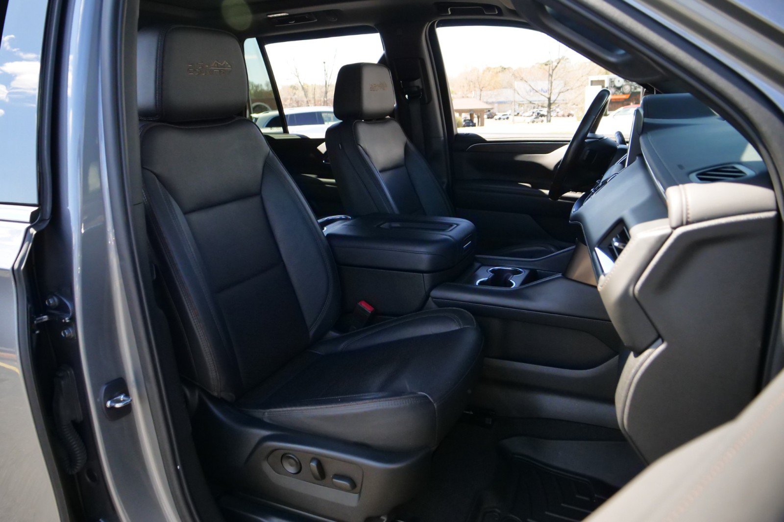 Used 2022 Chevrolet Tahoe High Country AWD/4WD image 40