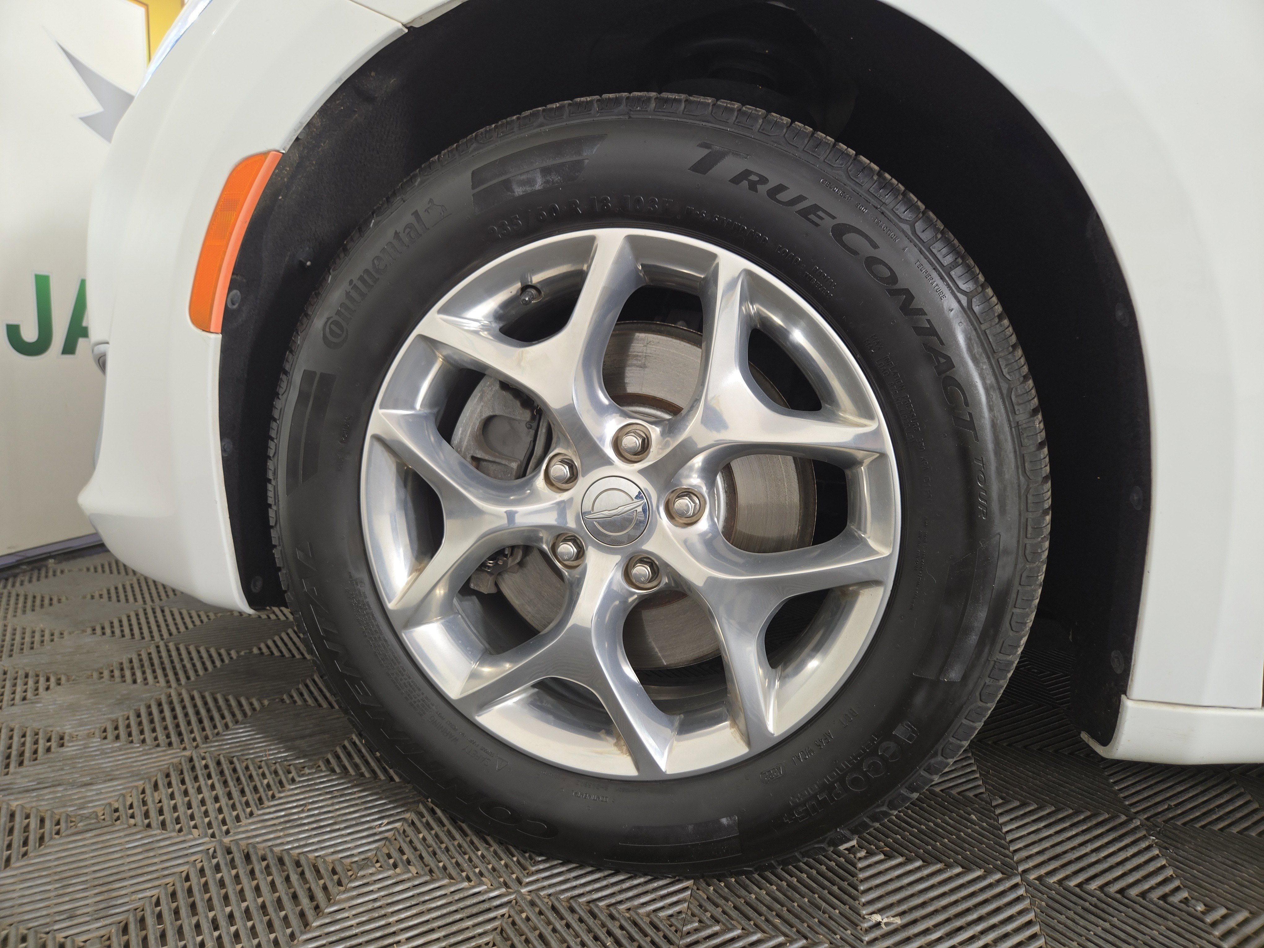 Used 2018 Chrysler Pacifica Limited image 35