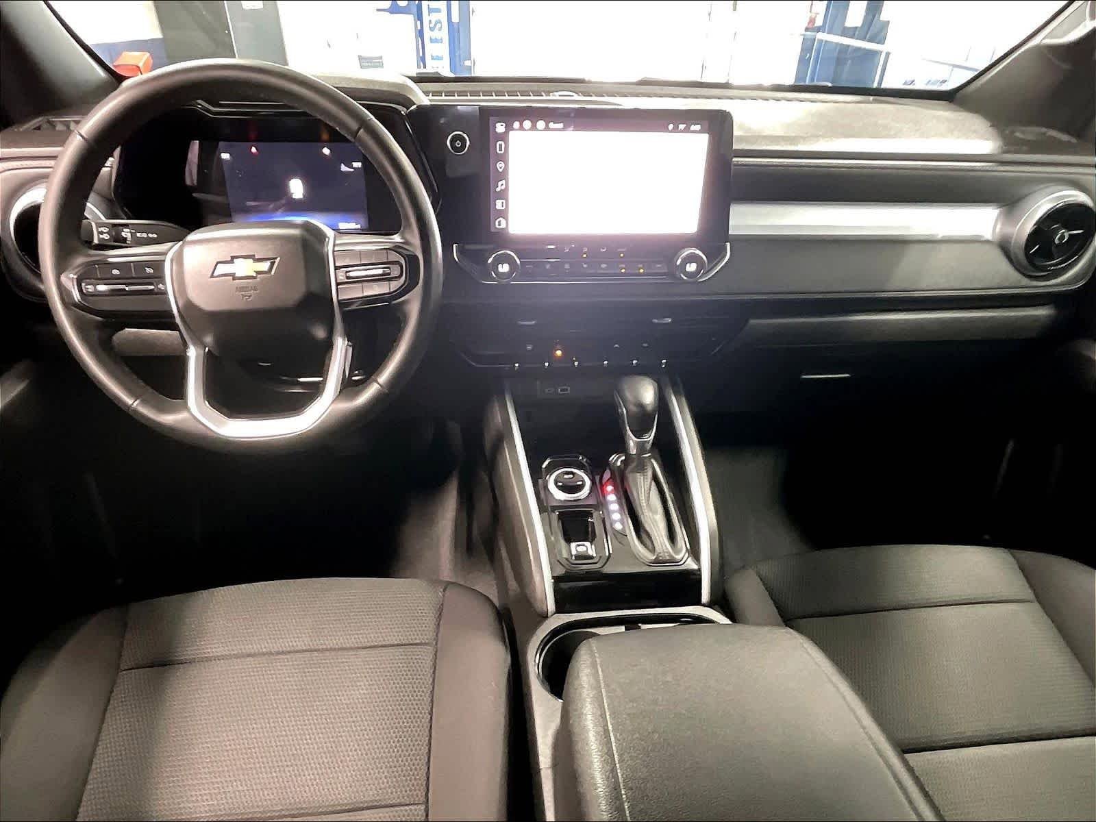 Used 2023 Chevrolet Colorado LT w/ LT Convenience Package AWD/4WD image 21