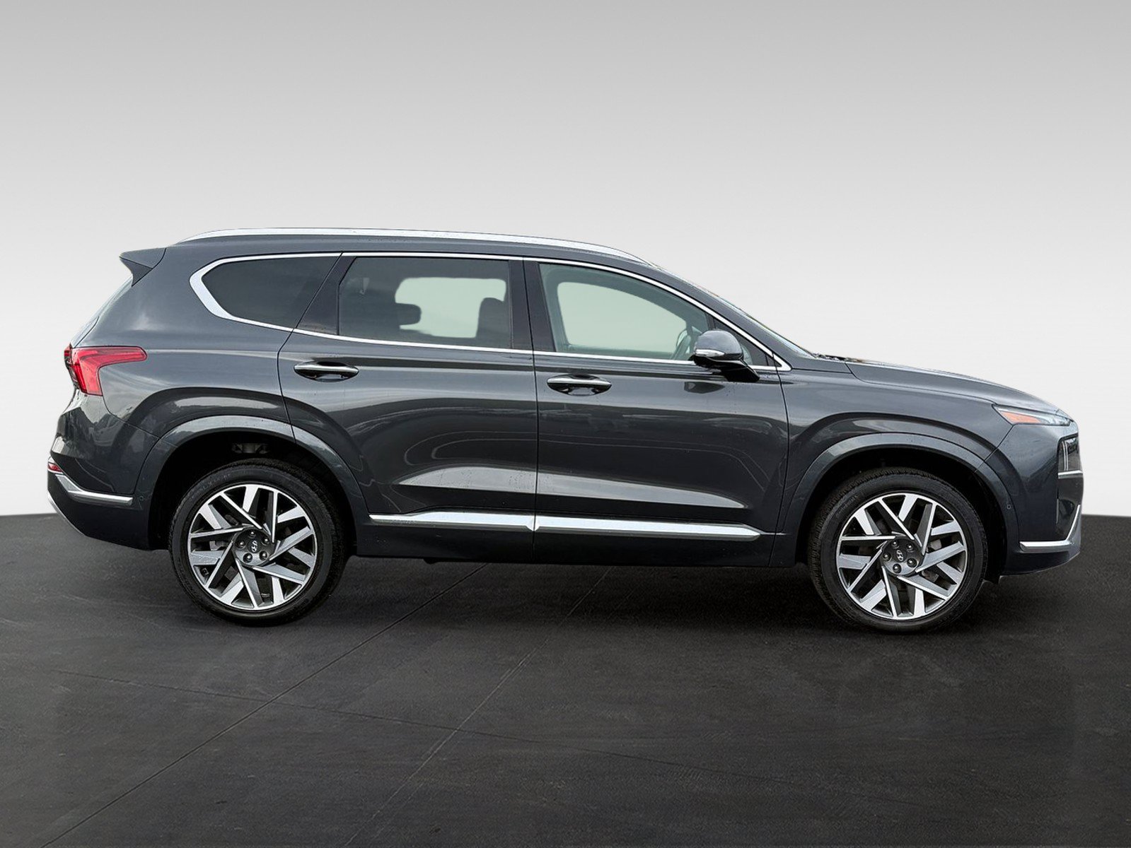 Used 2023 Hyundai Santa Fe Calligraphy AWD/4WD image 4