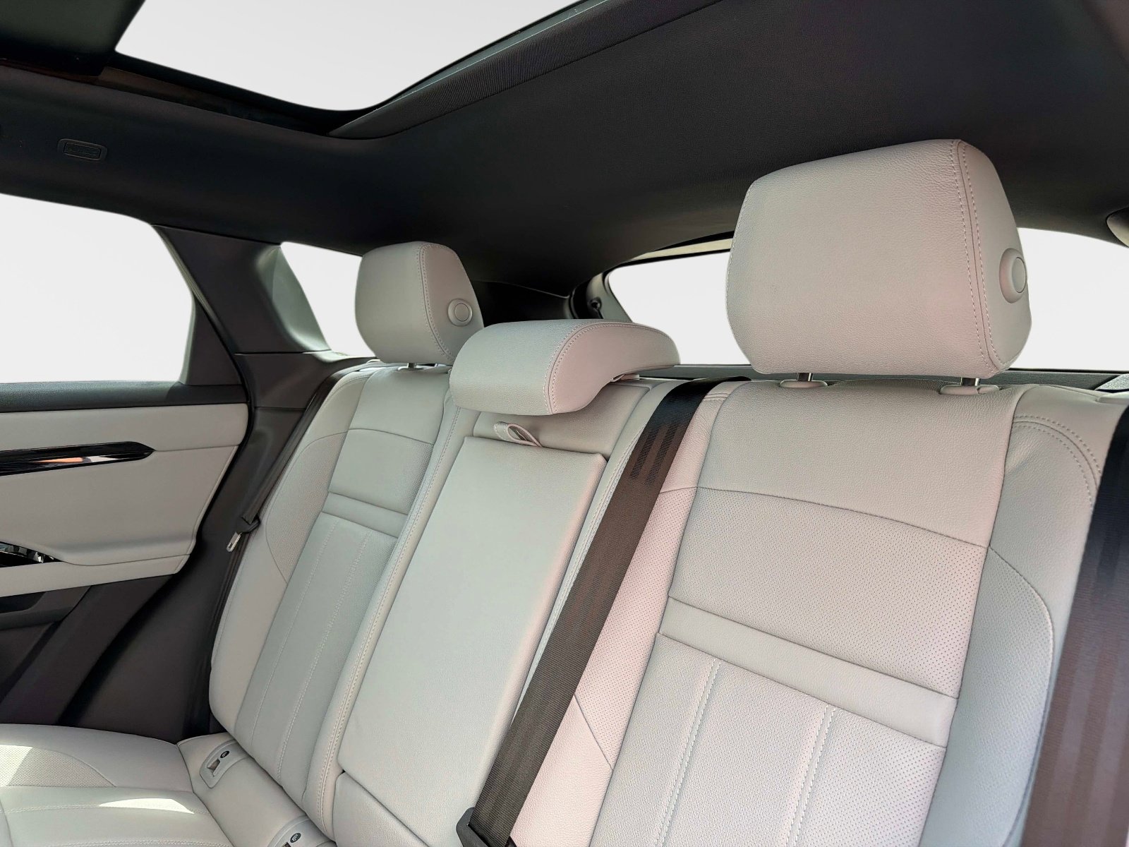 New 2026 Land Rover Range Rover Evoque S image 14