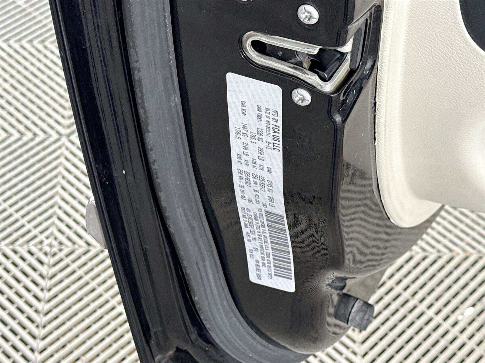 Used 2016 Chrysler Town & Country Touring image 25