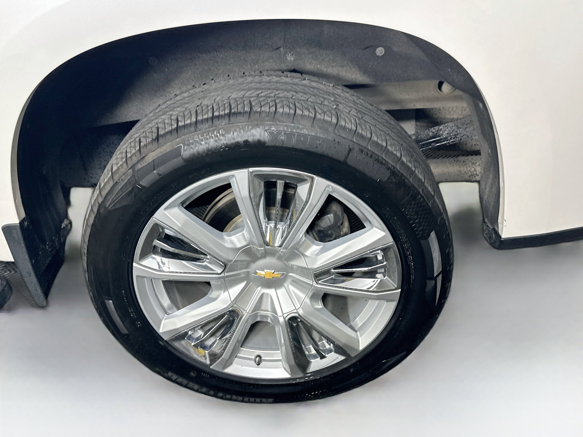 Used 2022 Chevrolet Silverado 1500 High Country w/ High Country Premium Package AWD/4WD image 11