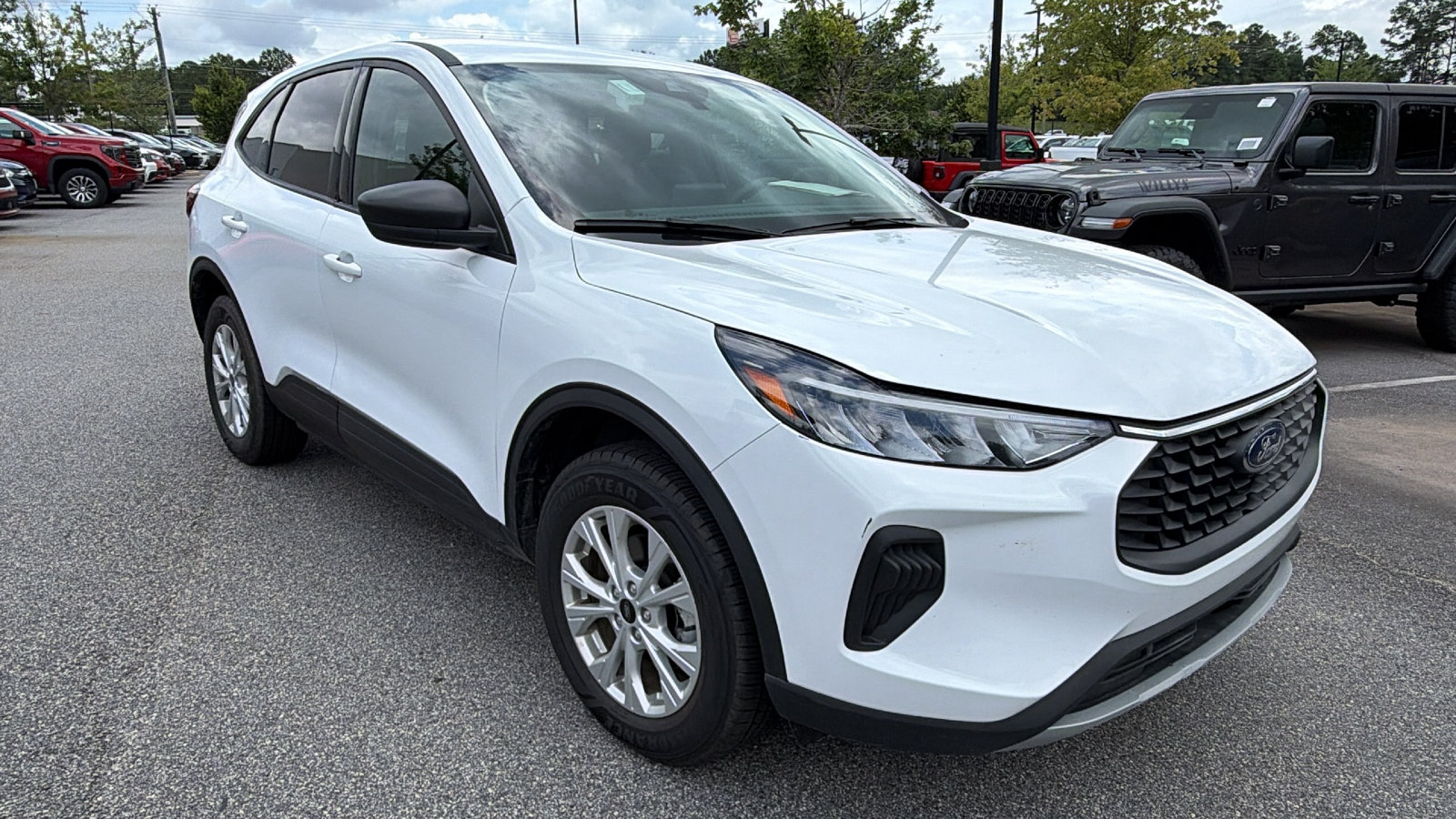 Used 2025 Ford Escape Active AWD/4WD image 5