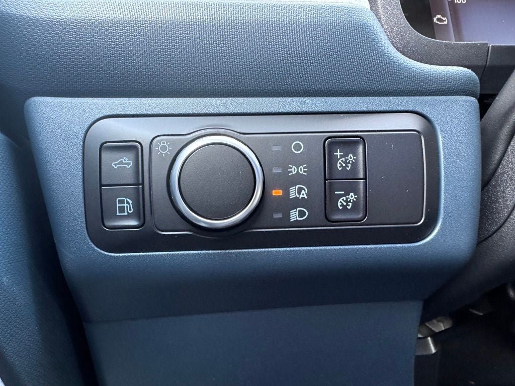 New 2026 Ford Maverick XLT w/ XLT Luxury Package FWD image 32