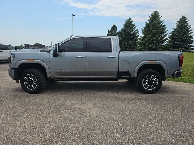 Used 2024 GMC Sierra 2500 Denali Ultimate AWD/4WD image 2
