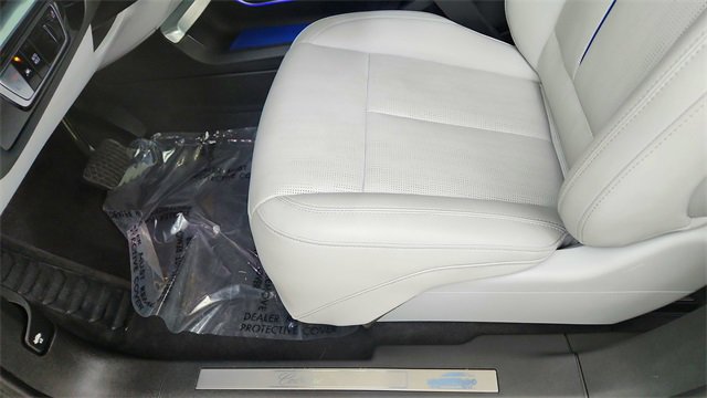 Used 2025 Cadillac Lyriq Luxury image 34