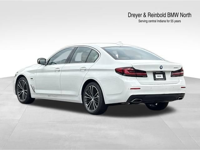 Used 2023 BMW 530e w/ Premium Package RWD image 4