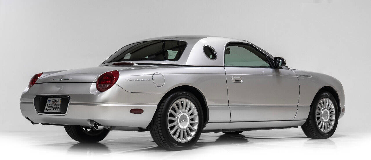 Used 2005 Ford Thunderbird Deluxe image 4