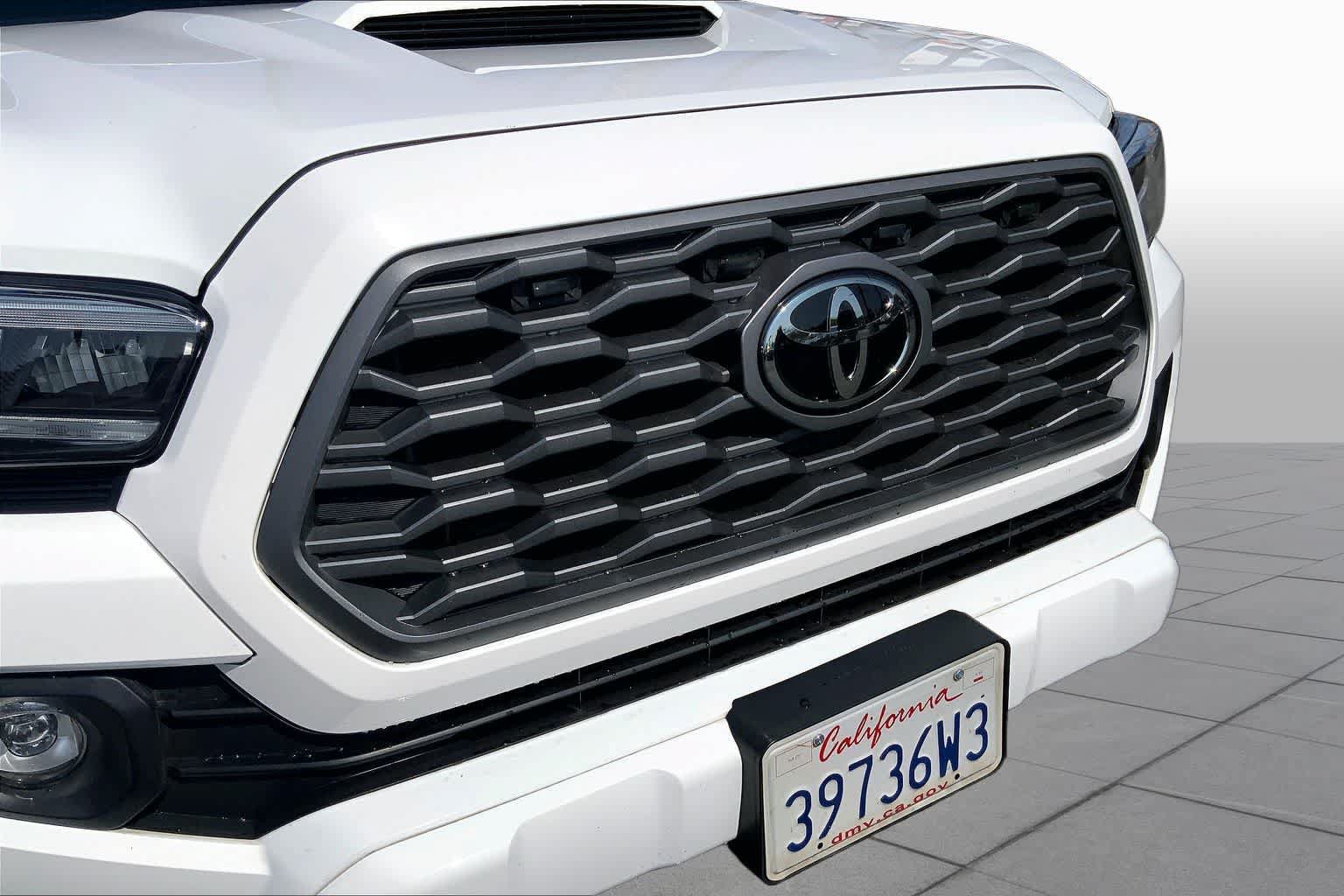 Certified 2023 Toyota Tacoma TRD Sport AWD/4WD image 29