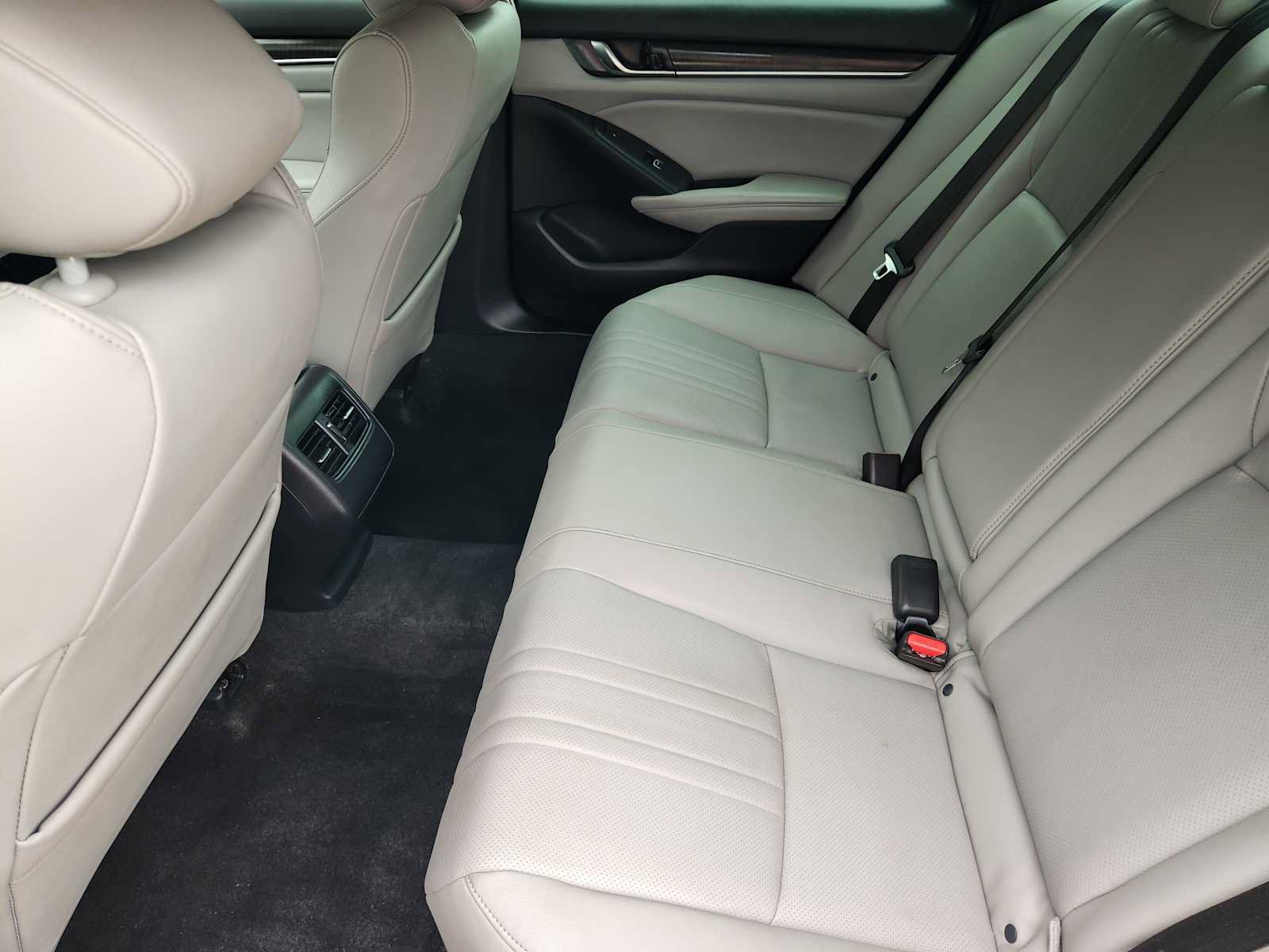 Used 2020 Honda Accord Touring image 30