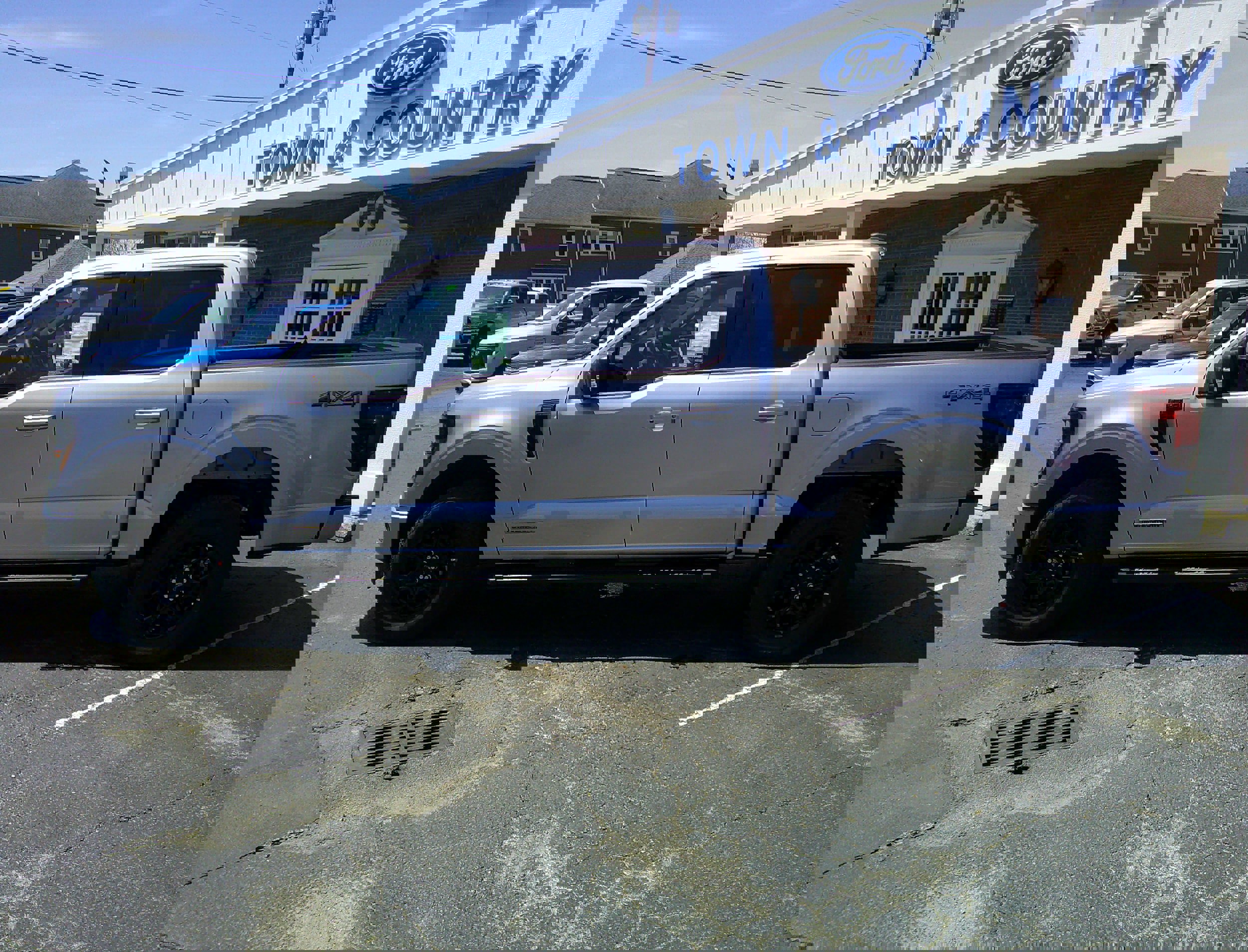 New 2025 Ford F150 XLT w/ Equipment Group 302A MID image 7