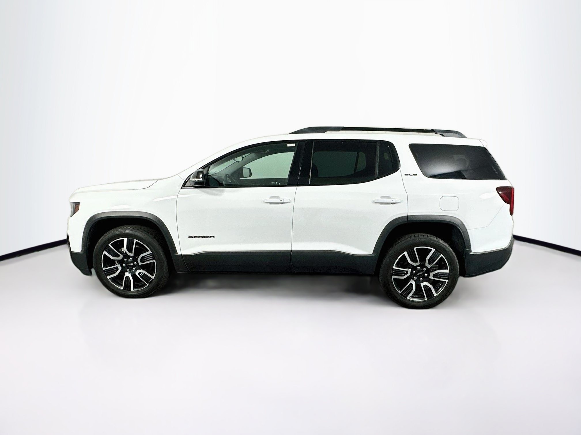 Used 2021 GMC Acadia SLE w/ Driver Convenience Package FWD image 4