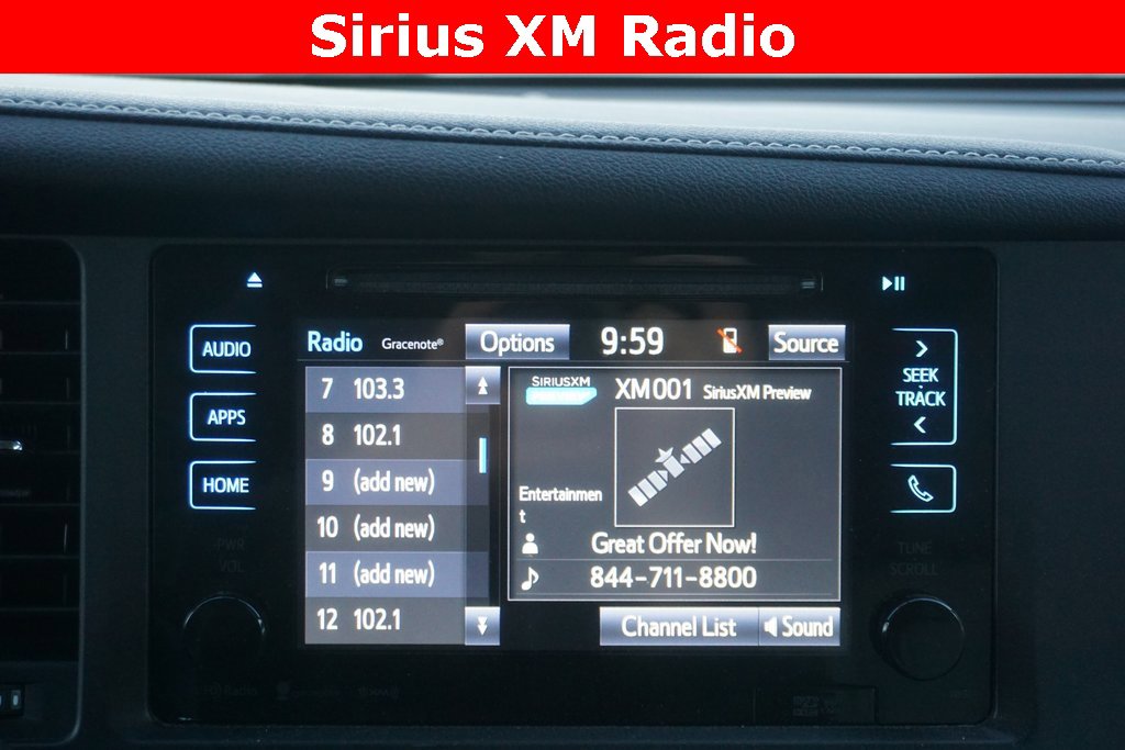 Used 2017 Toyota Sienna XLE image 11