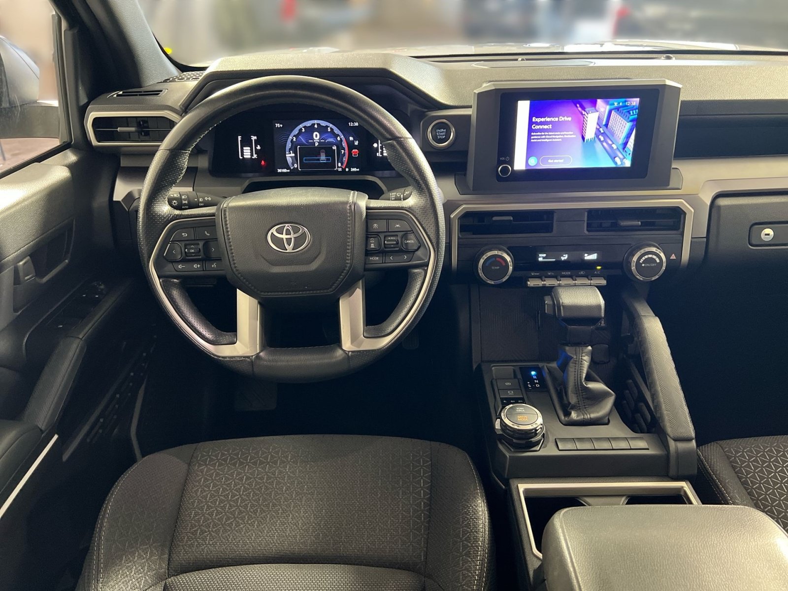 Used 2025 Toyota 4Runner SR5 AWD/4WD image 23