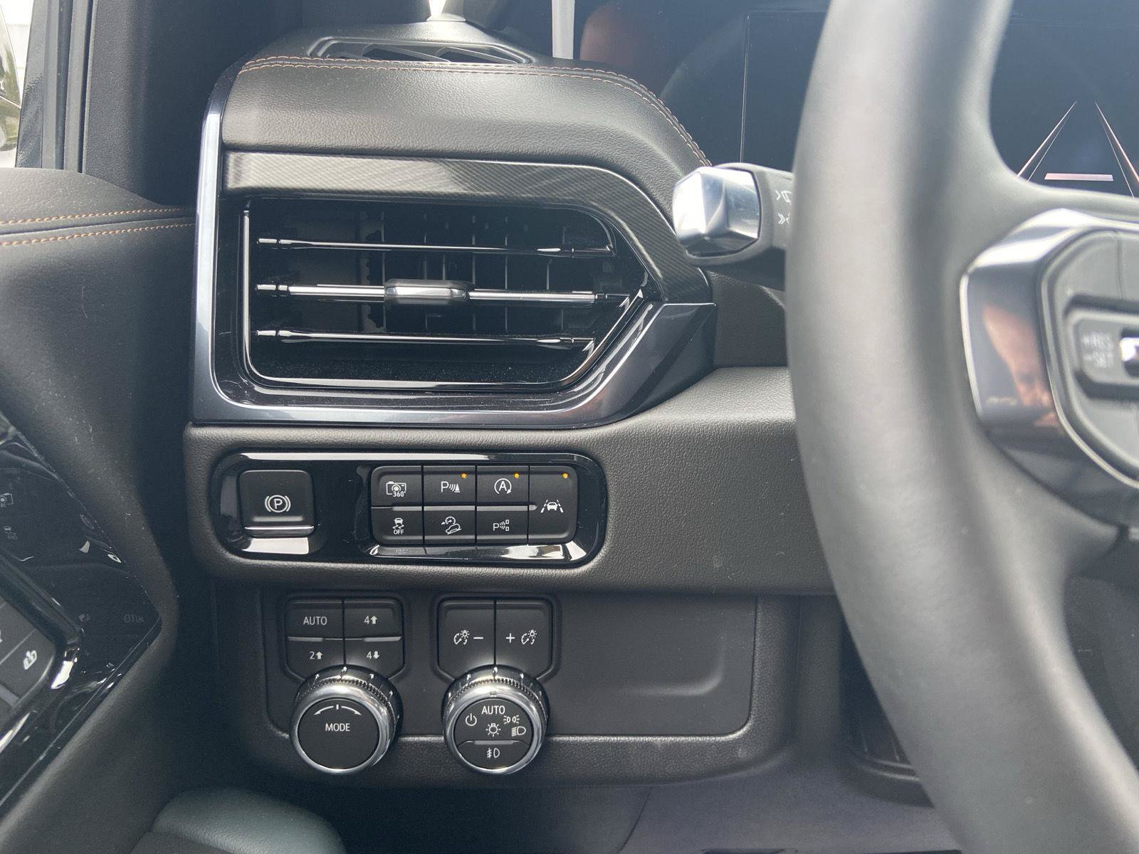 Used 2026 GMC Yukon AT4 w/ LPO, Floor Liner Package AWD/4WD image 26
