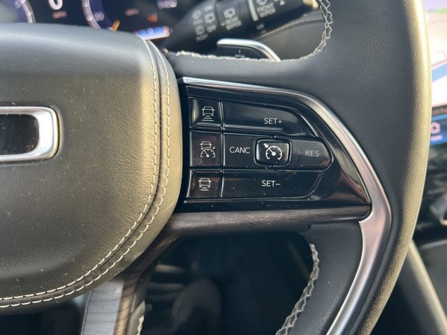 Used 2023 Jeep Grand Cherokee L Overland w/ Rear Seat Video Group I image 11