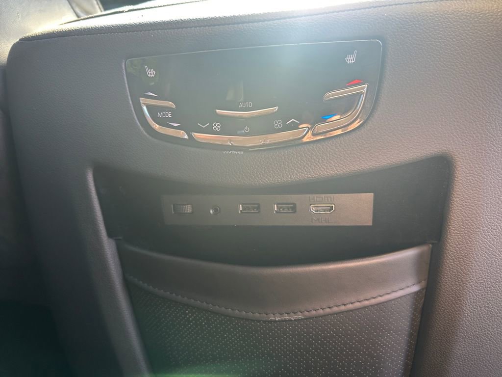Used 2019 Cadillac Escalade ESV Platinum w/ Escalade Sport Edition image 36